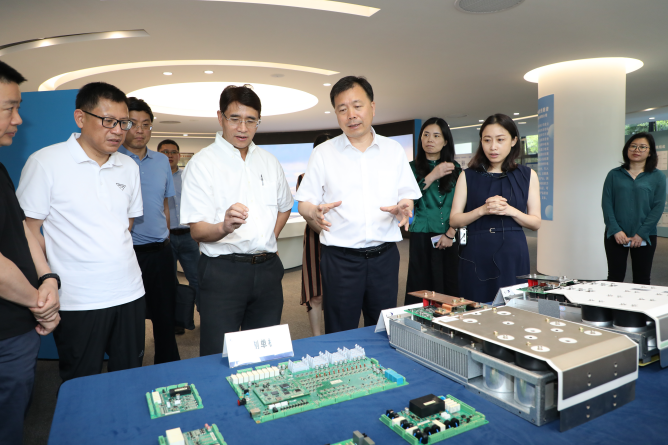 杭州市委常委、余杭區委書記張振豐走訪日風電氣開展調研