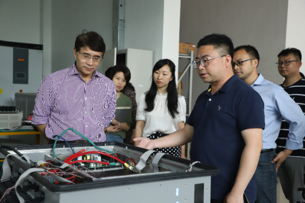 余杭區倉前街道黨工委書記宋亮考察浙江日風電氣股份有限公司